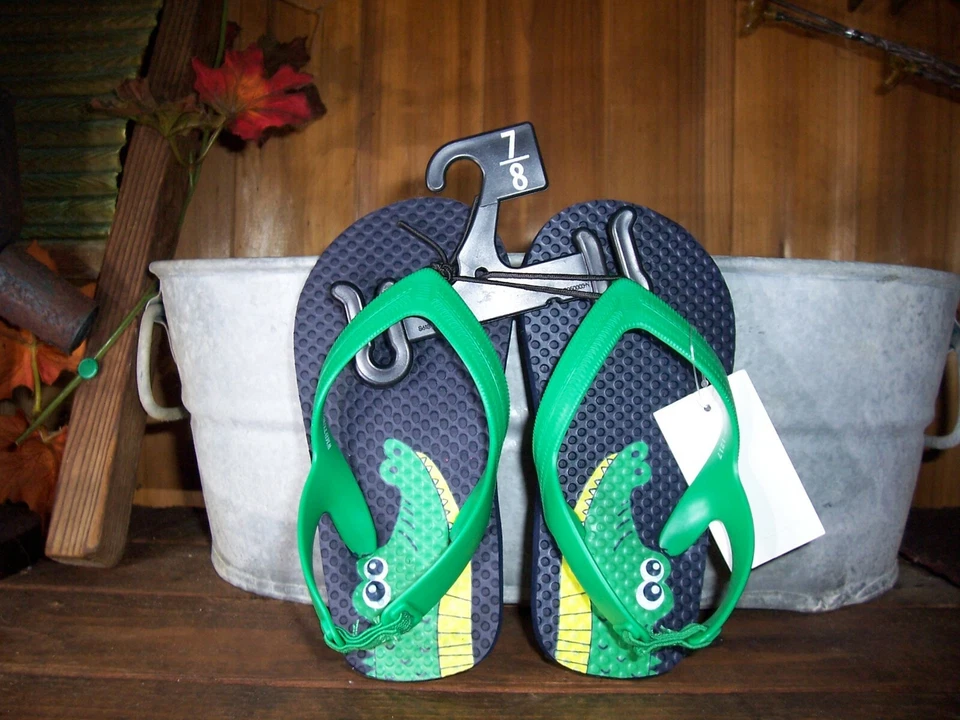 BOY TODDLER CROCODILE DESIGN FLIP FLOPS SHOES SIZE 5-6 SUMMER BEACH POOL SHOES - Image 1 of 1