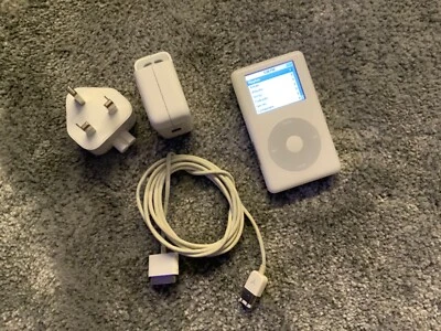 Apple iPod Classic 4th Generation (Color) 20GB  r.350 - Image 1 of 4
