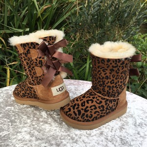 Collezione scarpe bambino “ugg bambina 25”: prezzi, sconti | Drezzy