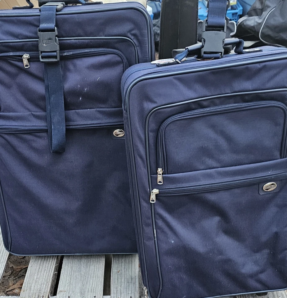 American Tourister Luggage Set 2-Piece 28" X 19" X 9" And 24" X 16" X 8 - Image 1 of 4