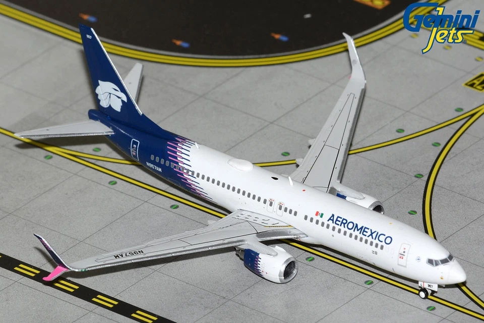 Aeromexico Boeing 737-800 N957AM GJAMX2321 Gemini Jets Scale 1:400 IN STOCK - Image 1 of 1