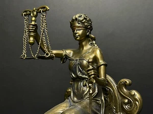 Maravilloso Antiguo Dios Egipcio de Justicia con la Escala de Justicia en Sus manos - Imagen 1 de 8