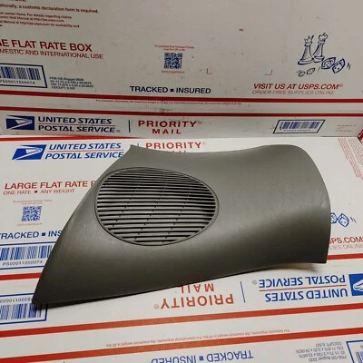 Chrysler PT Cruiser 2001-05 pasajero pilar trasero altavoz cubierta panel de ajuste OEM Foto 1 de 4