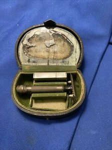 Gillette US Army WWI1 Militar Safety Razor Set With Case - Picture 1 of 12