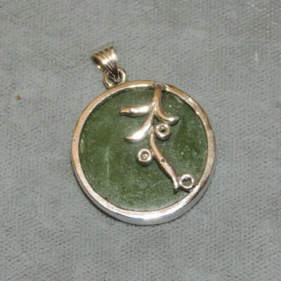 Ciondolo In Argento Con Fiore In Bambù E Pietra Verde Giada A Cerchio Cb 83 - Immagine 1 di 4