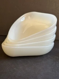 Vintage Milk Glass Fire King Triangular Bowl Ramekin Set Of 4 Atomic MCM - Picture 1 of 15
