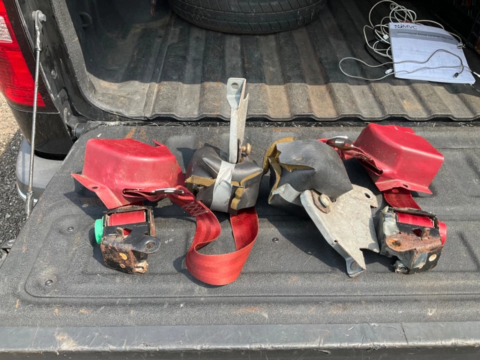 1990 Ford Mustang GT/LX ремень безопасности натяжитель ремня безопасности, LH RH, - Изображение 1 из 1