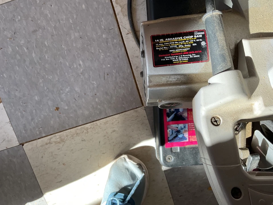 Sierra de corte abrasiva de 14 pulgadas. Nunca usado. En buen estado  Foto 1 de 4