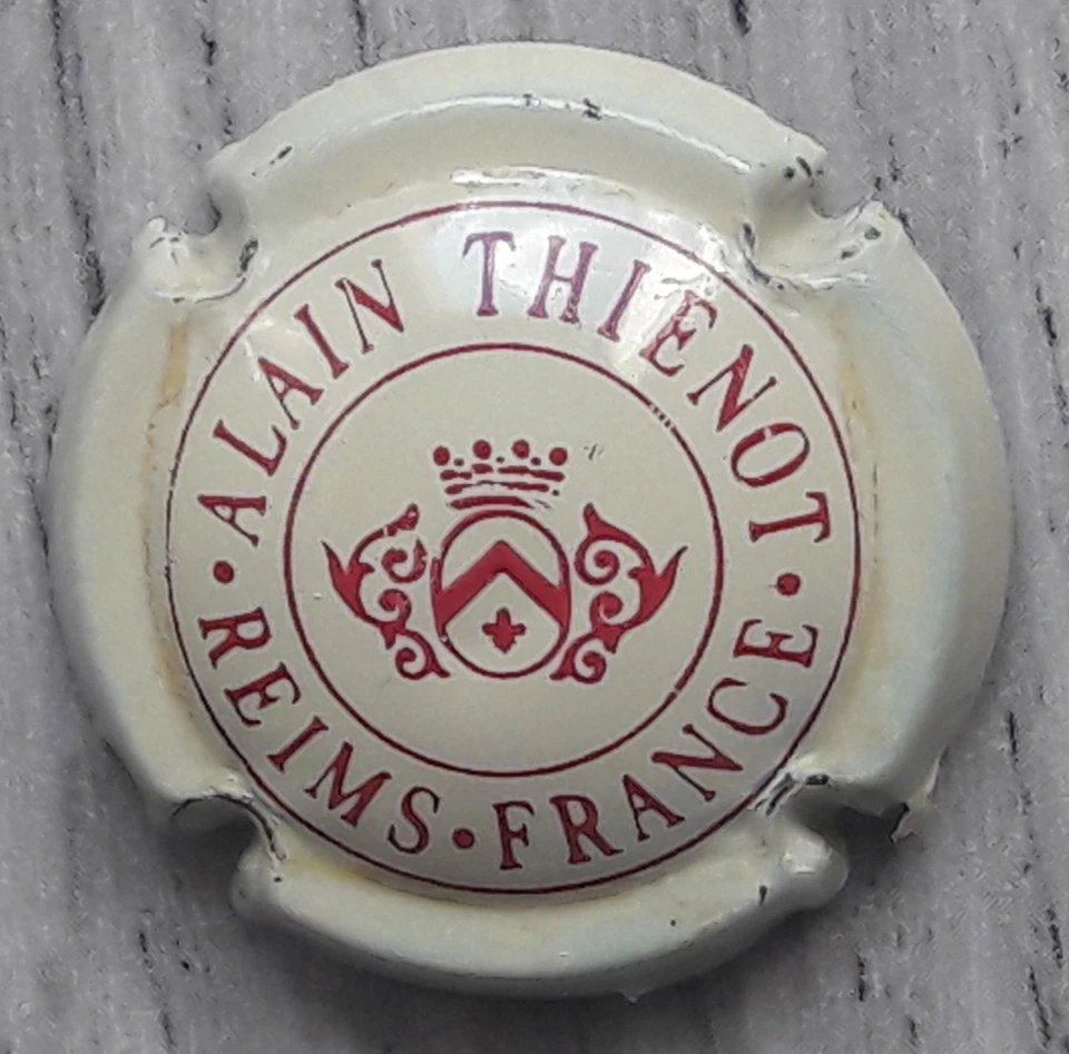 Thiénot Alain : capsule de champagne n° 2.b (assez bon état) - Photo 1/1