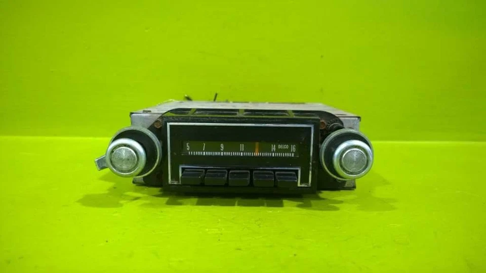 73 74 75 76 77 MALIBU C10 CAMARO MONTE CARLO NOVA FACTORY RADIO OEM 3270-3 - Image 1 of 3