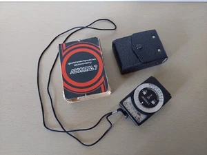 Soviet Photo Exposure Meter Leningrad. USSR Original. - Picture 1 of 15