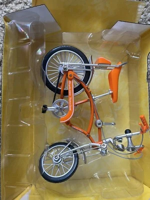 BICICLETA DIE-CAST ESCALA 1:8 BRILLANTE Naranja Karate Schwinn Foto 1 de 2
