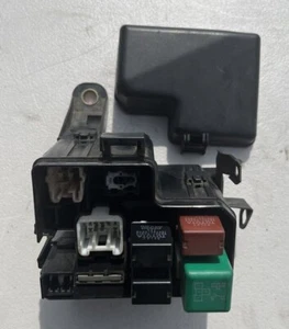 Caja de fusibles ventilador de refrigeración aire acondicionado OEM 98-01 Lexus GS300 con relés y fusibles - Imagen 1 de 7