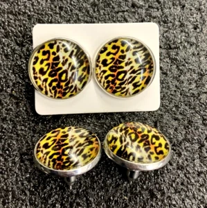 1 pair of handmade "animal print" silver plated 16 mm acrylic/glass earrings - Picture 1 of 4