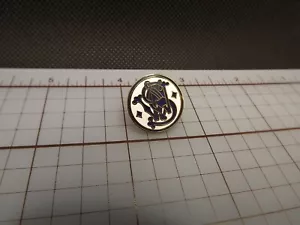 SMITH AND WESSON FIREARMS LOGO QUALITY MADE LAPEL HAT PIN ENAMEL BRAND NEW - Picture 1 of 3