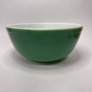 Vintage PYREX Primary Green 2.5 Qt. Mixing Nesting Bowl USA FREE SHIP A10 - Picture 1 of 9