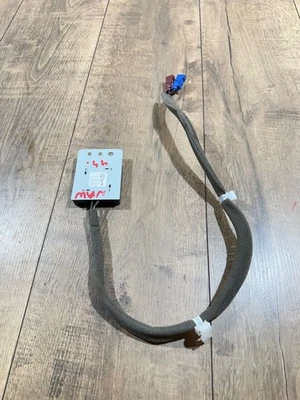 Nissan Navara D23 2018 aerial GPS antenna 282125ju0b SSR11964 - Image 1 of 4