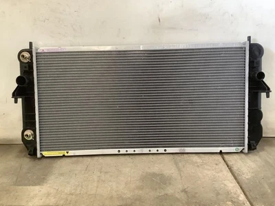 Radiador 8-279 com refrigeração de alta capacidade Opt V03 compatível com 01-05 DEVILLE 318471 - Imagem 1 de 2