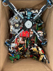 [USED] Mixed Lot of Lego's Old & New - Picture 1 of 3