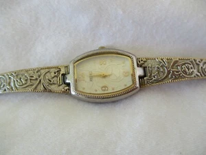Reloj de pulsera Relic banda floral en tono plateado y dorado WR 100 FT - Imagen 1 de 12
