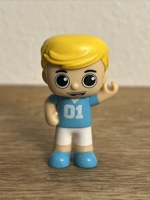 "Figura Ryans World 2,7"" niño rubio camiseta azul 01 juguete de vinilo" Foto 1 de 4