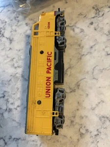 Bachmann HO Union Pacific 1206 Lokomotive 8 Rad Motor HO gelb grau rot - Bild 1 von 5