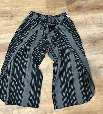 Pantalones Cortos Maurices Negro Blanco Rayas Pierna Ancha Talla 14 Nuevos con Etiquetas  Foto 1 de 4