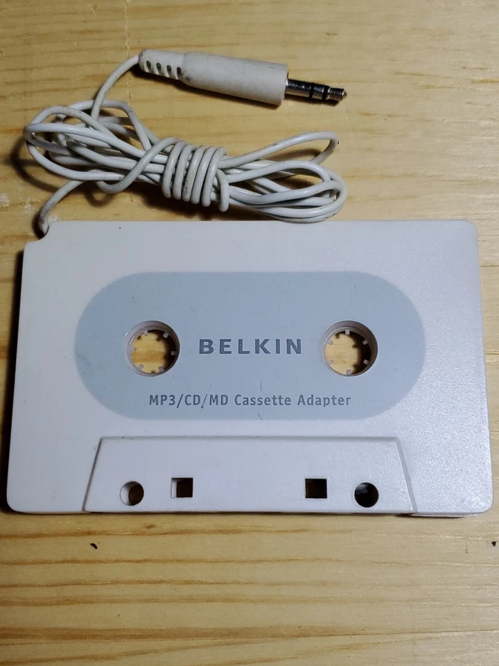 Adaptador de casete de coche Belkin MP3/CD/MD F8V366-APL blanco Foto 1 de 2