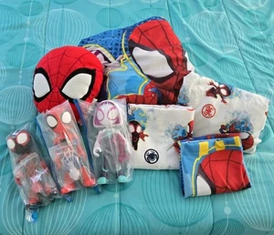 Spidey TODDLER BED Or Crib FLAT/Fitted SHEET Pillowcase BLANKET 3 Action Figures - Picture 1 of 24