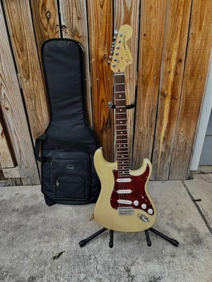 Highway One Fender Stratocaster Blonde 2002 Foto 1 de 4