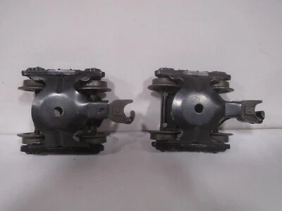 1 PAIR VINTAGE LIONEL SCOUT STYLE TRUCKS WITH OPERATING KNUCKLE COUPLERS - Image 1 of 4