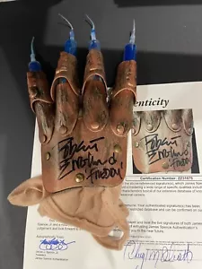 Robert Englund Signed - Nightmare on Elm Street Freddy Krueger SYRINGE Glove JSA - Picture 1 of 9
