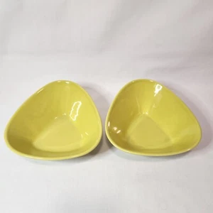 Set of 2 Crate & Barrel Triangle Cereal Soup Bowls Ceramic Yellow Green Portugal - Picture 1 of 7