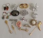 Vintage/Now Jewelry Brooches Pins Charms Lot Of 19 Variety Some Signed #Lt178