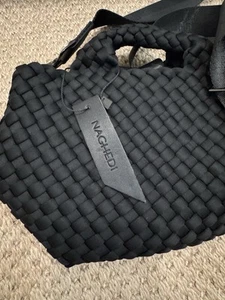 Mini bandolera para mujer Naghedi St Barths. NUEVO SIN ETIQUETAS.Medidas 9,5 por 6.Al por menor $255 - Imagen 1 de 7