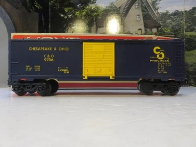 LIONEL - 9706 MPC CHESAPEAKE & OHIO BOXCAR - 0/027- LN  B21 - Image 1 of 4