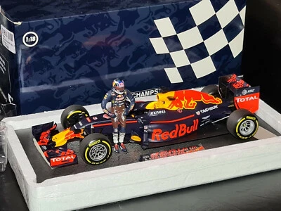 Red Bull Corsa Tag RB12 #2 Austrian Gp 2018 Ricciardo MINICHAMPS 117160603 1:18 - Immagine 1 di 3