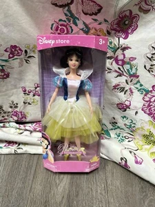 Disney Store Disney Princess Snow White Ballerina Doll with Doll Stand - Rare - Picture 1 of 6