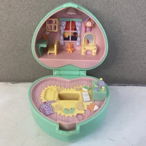 BLUEBIRD POLLY POCKET COEUR VERT PORTE BAGUE CHAMBRE SANS FIGURINES 1991 VINTAGE - Imagen 1 de 6