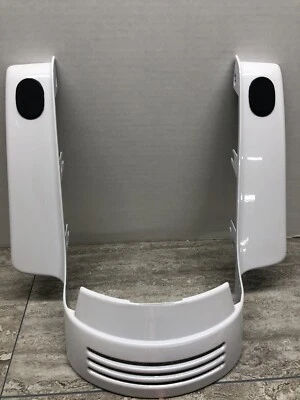Harley Davidson Street Glide 2014-16 Stock Rear Fender Extension Crushed Ice WhT - Image 1 of 4