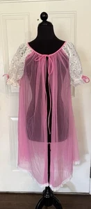 Vintage 1960s Le Voy’s Short Peignoir Pink & Lace Robe -Petite-Nylon & Lace USA - Picture 1 of 10