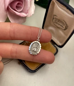 VINTAGE 925 SOLID STERLING SILVER ST CHRISTOPHER PENDANT 17" CHAIN NECKLACE - Picture 1 of 15