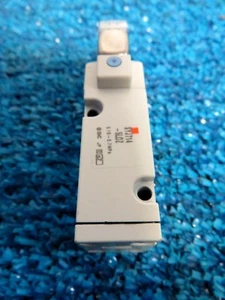 SMC solenoid valve SYJ714-5LZ - Picture 1 of 5