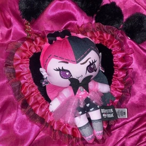 Monster High Draculaura - geformt groß - Kapazität Plüsch Rucksack Spielzeug Sammlerstück - Bild 1 von 4