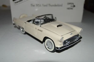 Coche fundido a presión Danbury 1956 Ford Thunderbird Colonial blanco 1/24 como nuevo con título - Imagen 1 de 7