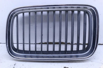 Parachoques delantero izquierdo BMW 318i 320i 325i 328i M3 OEM usado Foto 1 de 4