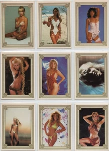 SCREAM QUEENS SERIE 1 DELUXE komplettes Sammelkartenset, 60 Karten plus 3 Autos. - Bild 1 von 9