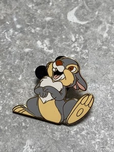 DISNEY DLRP THUMPER PIN HAPPY HEART SHAPED WHITE CHEST - BAMBI - Picture 1 of 2