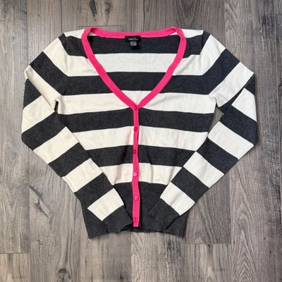 Cárdigan Suéter Rue 21 Rayas Rosa Borde Botones Manga Larga Para Mujer Mediano Foto 1 de 4