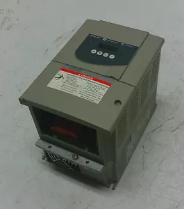 Schneider Electric ATV28HU72N4U 5 HP Altivar 28 Telemecanique Square D VFD Usado - Imagen 1 de 8